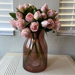 New High end Handecraft 18 silk Flowers with vase   Item: 18 silk Flowers  + Vas